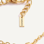 CADUCCI Amore Necklace in gold, close-up of the cable chain, the clasp and the tag engraved with the CADUCCI logo