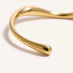 CADUCCI Montale Bracelet in gold, close-up of the tip with the CADUCCI logo engraved