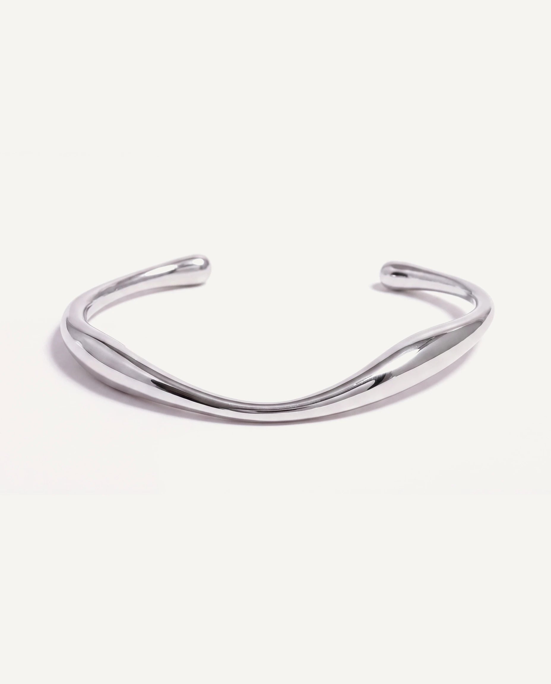 CADUCCI Montale Bracelet in silver, polished open cuff with an organic wave shape